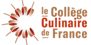 Logo du Collège Culinaire de France avec un grand C stylisé formé par des brochettes de cuisine à gauche et le texte "le Collège Culinaire de France" à droite en lettres brunes et rouges.